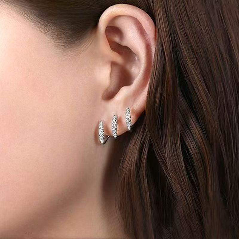 Sleek Curved Row Diamond-Cut Stud Earrings, Single-Piece Minimal Design, Luxury High-Shine Accessory United States
Sleek Curved Row Diamond-Cut Stud Earrings, Single-Piece Minimal Design, Luxury High-Shine Accessory United States