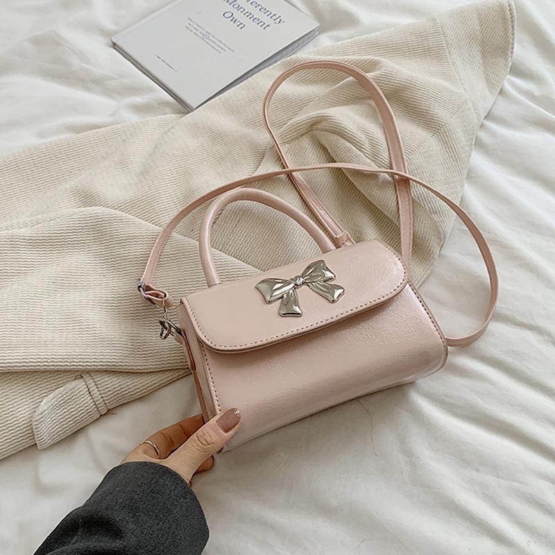 2024 spring new casual Korean fashion mobile phone bag shoulder messenger bag women s niche design girl handbag рожевий
2024 spring new casual Korean fashion mobile phone bag shoulder messenger bag women s niche design girl handbag рожевий