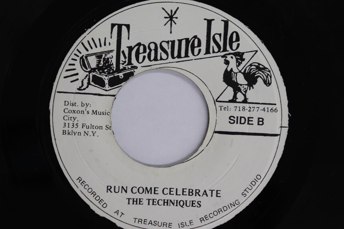 7inch Record TECHNIQUES - Run Come Celebrate / Little Did You NONE Treasure Isle US Reggae, Ska & Dub Used
7inch Record TECHNIQUES - Run Come Celebrate / Little Did You NONE Treasure Isle US Reggae, Ska & Dub Used