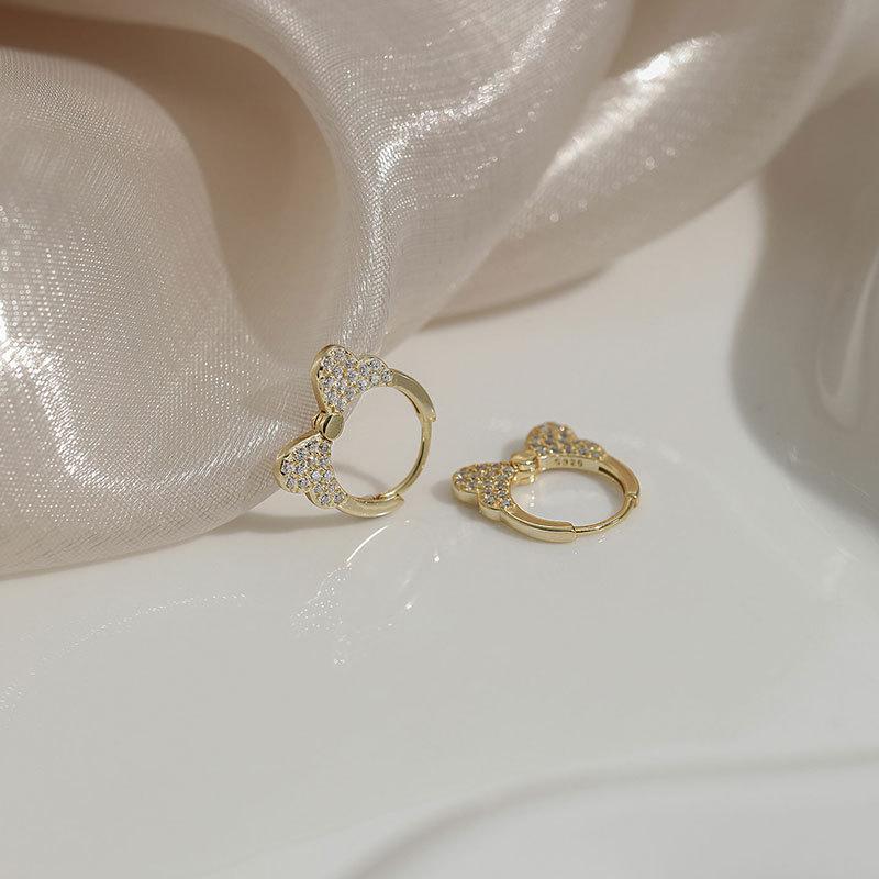 Серьги-бантики с бриллиантовой пряжкой во французском стиле, элегантный дизайн класса люкс
Серьги-бантики с бриллиантовой пряжкой во французском стиле, элегантный дизайн класса люкс