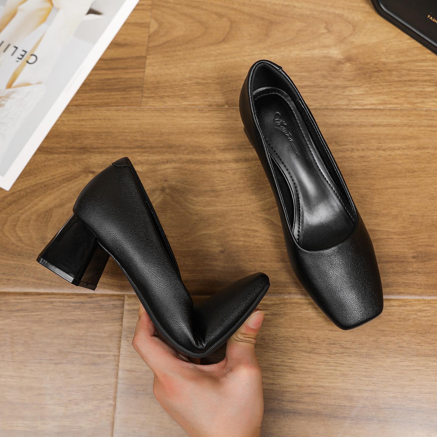 2025 Женские черные туфли из мягкой кожи с квадратным носком и массивным каблуком для официальной рабочей одежды 34 чёрный
2025 Женские черные туфли из мягкой кожи с квадратным носком и массивным каблуком для официальной рабочей одежды 34 чёрный