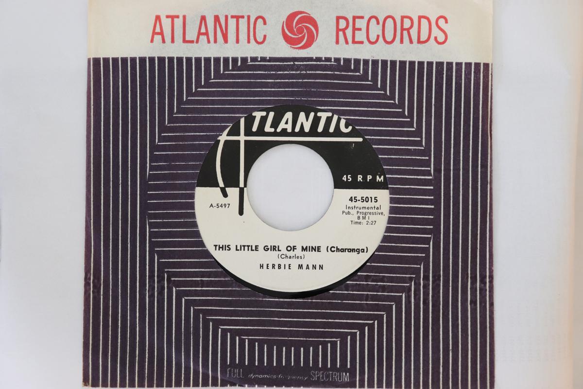 7inch Record HERBIE MANN - This Little Girl Of Mine (Charanga) 455015 Atlantic 1961 US Jazz Used
7inch Record HERBIE MANN - This Little Girl Of Mine (Charanga) 455015 Atlantic 1961 US Jazz Used