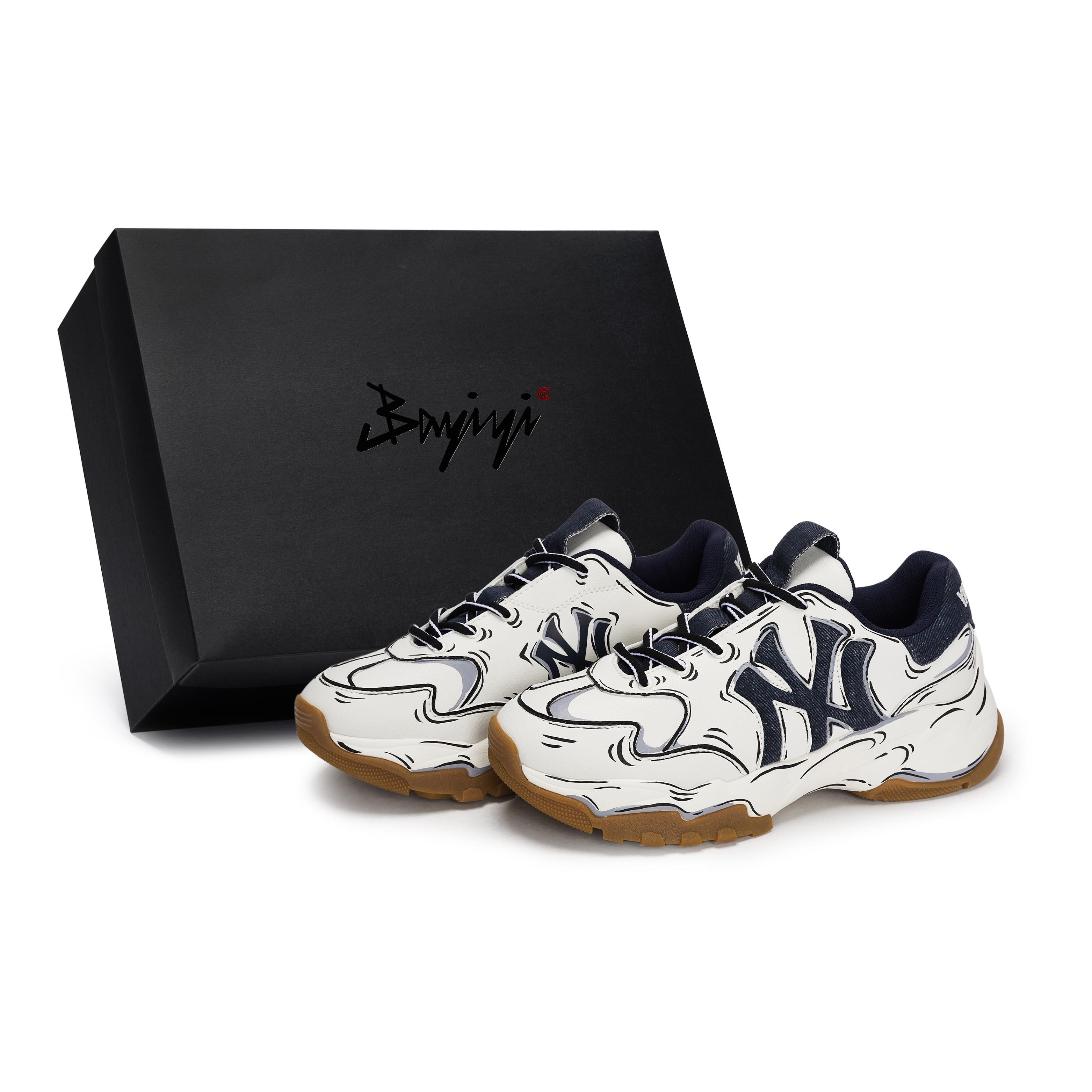 MLB New York Yankees 811 Manufacturing, Dimensional Escape, Special Shoe Box Slip Resistant Abrasion Resistant Low top 3ASHD045N-50NYS(Team80BOX) 42.5
MLB New York Yankees 811 Manufacturing, Dimensional Escape, Special Shoe Box Slip Resistant Abrasion Resistant Low top 3ASHD045N-50NYS(Team80BOX) 42.5