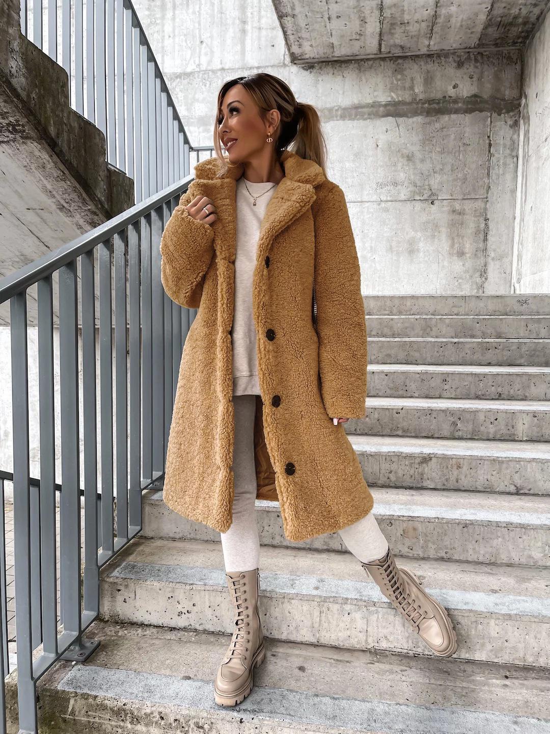 2024 Autumn/Winter European & American Women s Furry Long Sleeve Turn-Down Collar Plush Top Coat M
2024 Autumn/Winter European & American Women s Furry Long Sleeve Turn-Down Collar Plush Top Coat M