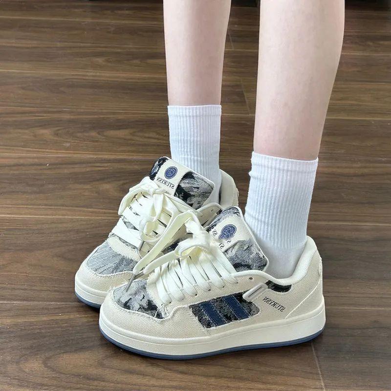 Spring and Autumn new women s shoes platform sports moral training breathable show high retro casual fashion single shoes trend For 35 джинсовый синий
Spring and Autumn new women s shoes platform sports moral training breathable show high retro casual fashion single shoes trend For 35 джинсовый синий