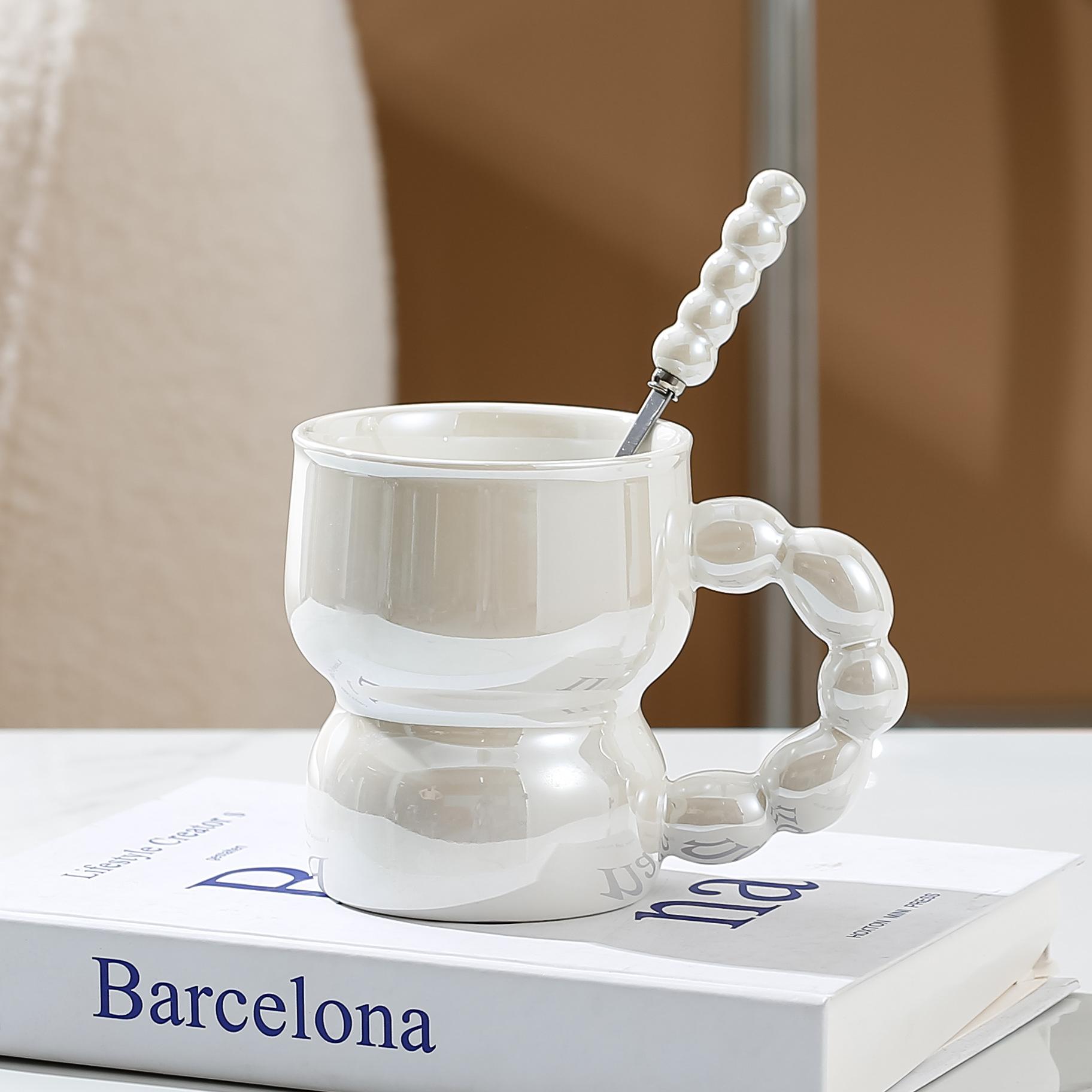 Цветная керамическая чашка Nordic Pearl, высококачественная кружка для воды, кружка в виде сердца девушки, кофейная чашка с ложкой, индивидуальная кружка 300ml
Цветная керамическая чашка Nordic Pearl, высококачественная кружка для воды, кружка в виде сердца девушки, кофейная чашка с ложкой, индивидуальная кружка 300ml