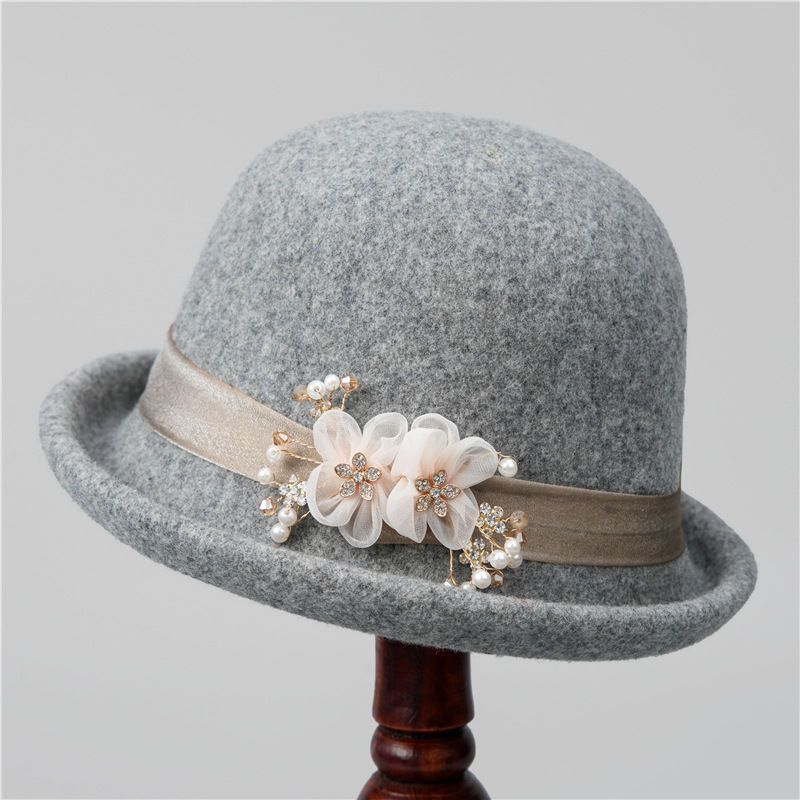 Женская шляпа-цилиндр Осень и Зима Шерстяная шляпа-котелок Для пожилых Новая шляпа рыбака с завитым цветком ONE SIZE
Женская шляпа-цилиндр Осень и Зима Шерстяная шляпа-котелок Для пожилых Новая шляпа рыбака с завитым цветком ONE SIZE