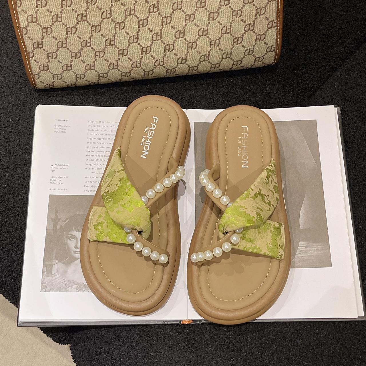 2025 пляж новые жемчужные французские крутые тапочки носить толстая подошва фея увеличение роста ребенок лето слово тапочки женский стиль 40 зелёный
2025 пляж новые жемчужные французские крутые тапочки носить толстая подошва фея увеличение роста ребенок лето слово тапочки женский стиль 40 зелёный