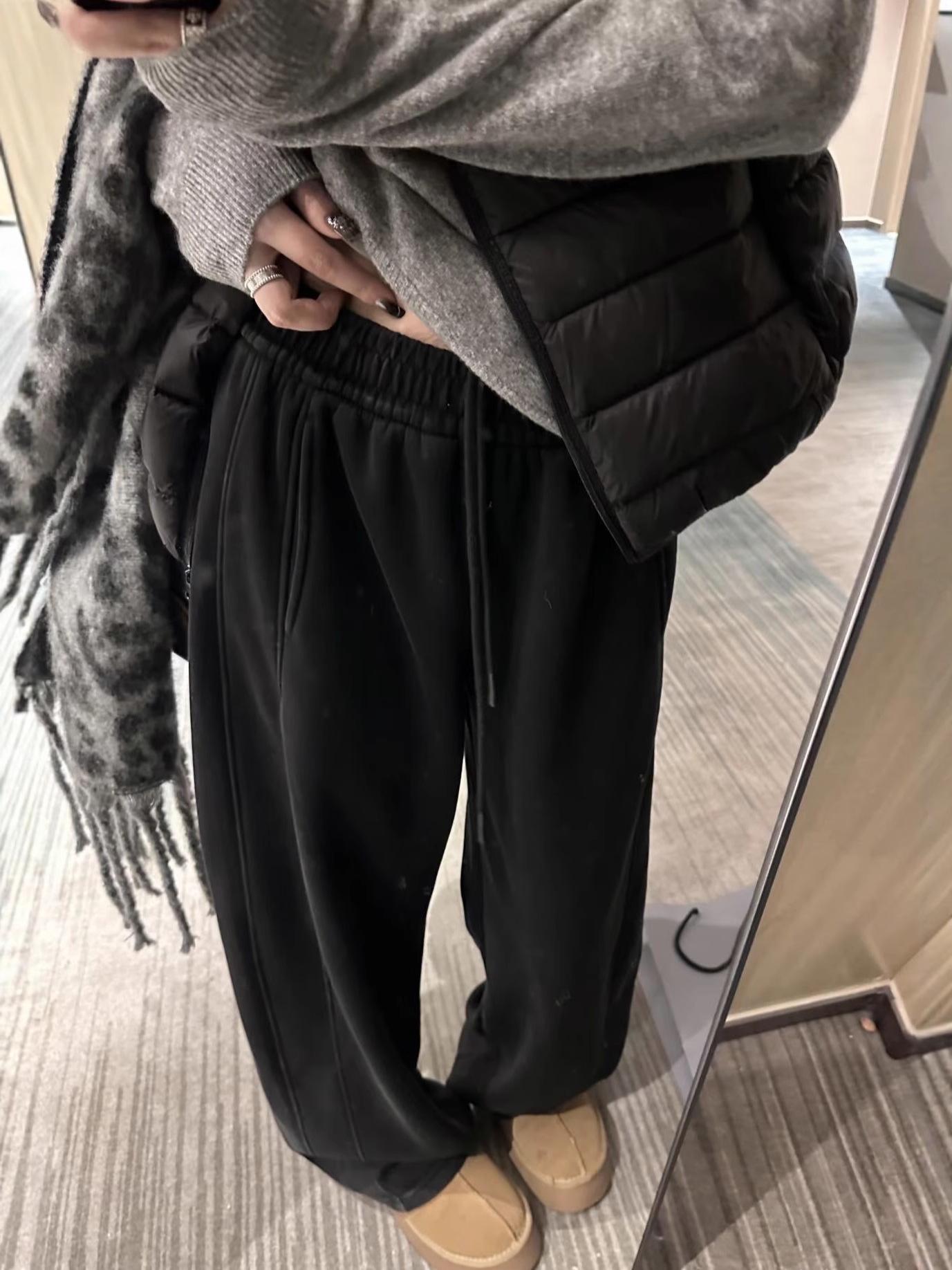 Women s Korean Niche Winter Casual Fleece-Lined Slimming Pants, Flaw-Hiding, Washed & Thickened Curved Leg Design M - Waist 60-80, Hips 112, Length 98
Women s Korean Niche Winter Casual Fleece-Lined Slimming Pants, Flaw-Hiding, Washed & Thickened Curved Leg Design M - Waist 60-80, Hips 112, Length 98