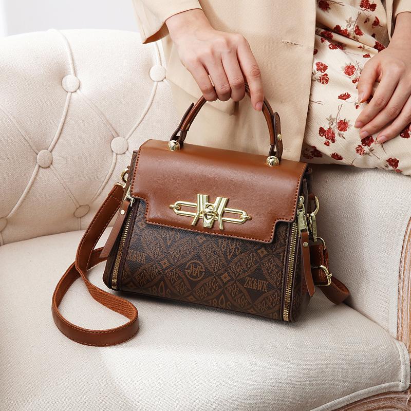 Bag 2025 Summer Retro Middle-aged Mom Bag Textured Versatile Shoulder Crossbody Handbag Bag
Bag 2025 Summer Retro Middle-aged Mom Bag Textured Versatile Shoulder Crossbody Handbag Bag