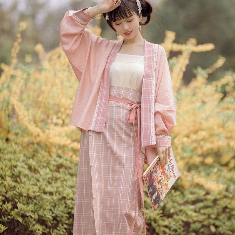 Женский костюм-тройка Hanfu в стиле династии Сун в китайском стиле, юбка длиной до талии и повседневный костюм Beizi
Женский костюм-тройка Hanfu в стиле династии Сун в китайском стиле, юбка длиной до талии и повседневный костюм Beizi