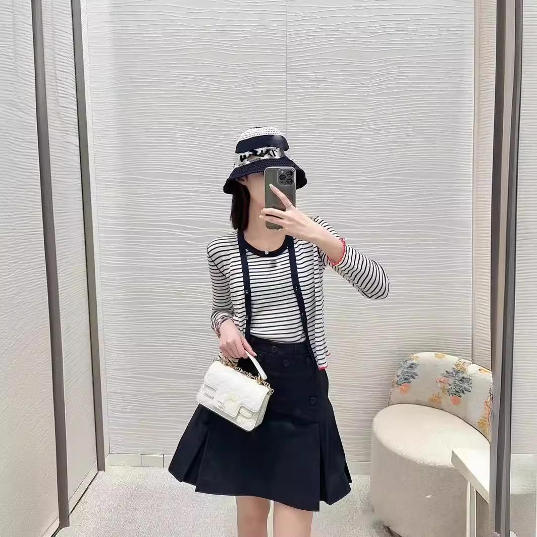 Nanyou Women s Advanced Striped Color Block Knit Cardigan with Star Letter Design Medium
Nanyou Women s Advanced Striped Color Block Knit Cardigan with Star Letter Design Medium