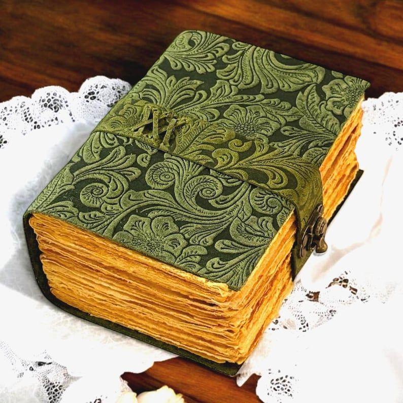 Embossed Garden Flower Leather Grimoire: Antique Book of Shadows with Deckle Edge Paper 7 x 5 in
Embossed Garden Flower Leather Grimoire: Antique Book of Shadows with Deckle Edge Paper 7 x 5 in