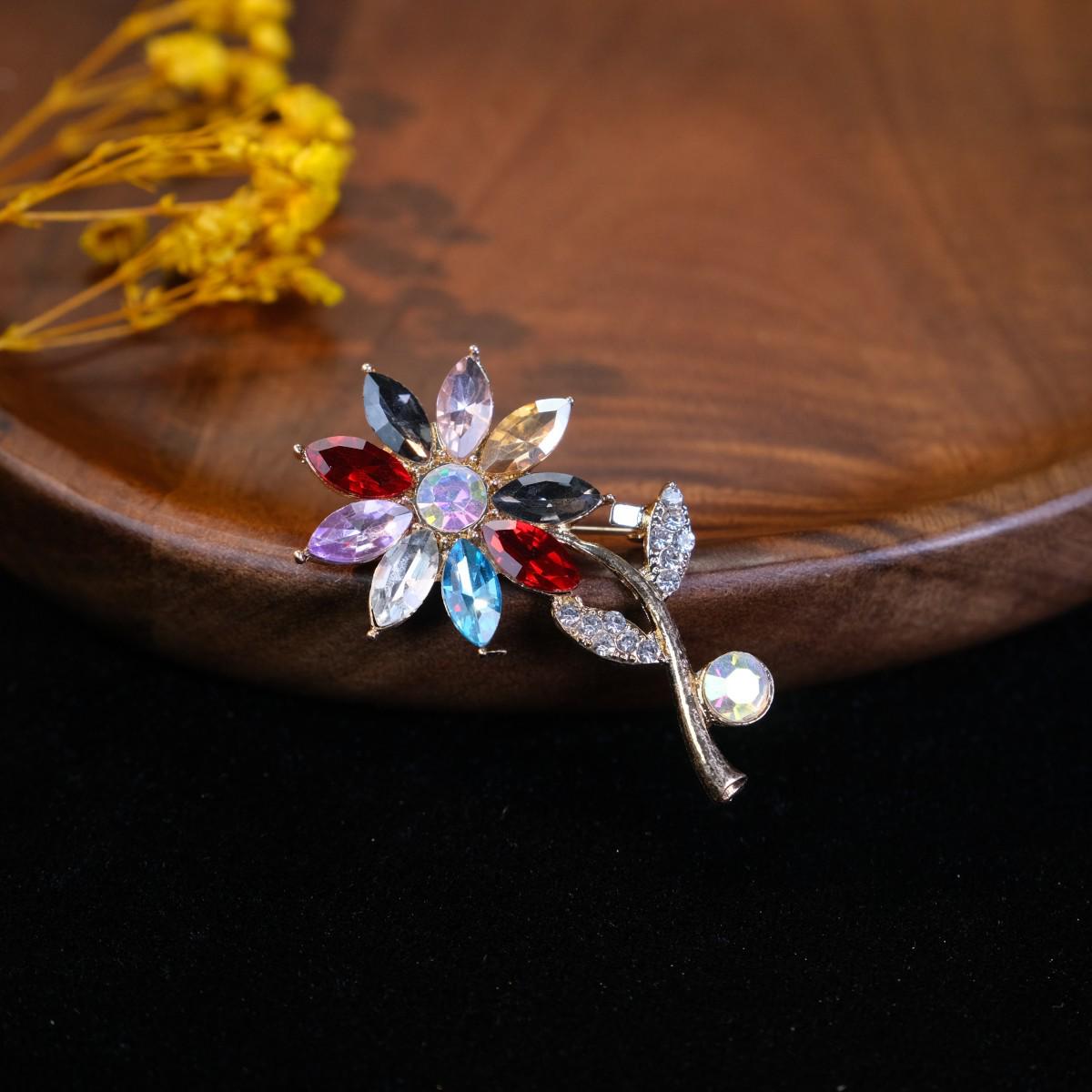 Елегантна брошка зі стразами: Високоякісна японська та корейська мода кришталева шпилька для шарфа для жінок
Елегантна брошка зі стразами: Високоякісна японська та корейська мода кришталева шпилька для шарфа для жінок