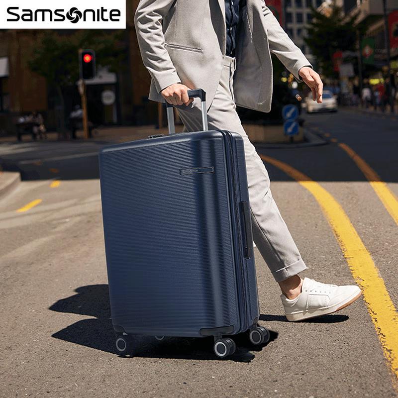 Samsonite QD3 Lightweight PC Spinner Luggage 20 inch
Samsonite QD3 Lightweight PC Spinner Luggage 20 inch