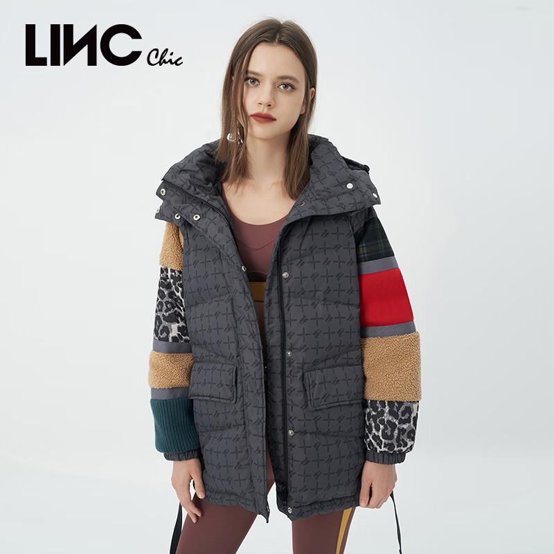 Женский пуховик с капюшоном свободного кроя M
Женский пуховик с капюшоном свободного кроя M