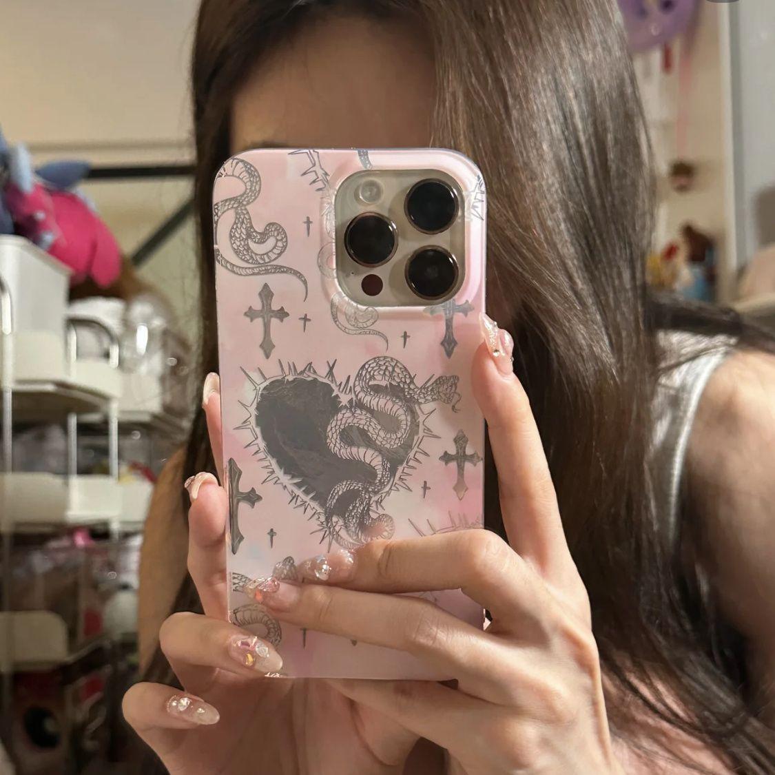 Розовый чехол Cross Snake S для телефона Apple iPhone 16 Pro Max - мягкий силиконовый противоударный креативный чехол для iPhone 16/15/14/13/12/11/Plus/Pro/Pro Max Iphone X/Xs Universal
Розовый чехол Cross Snake S для телефона Apple iPhone 16 Pro Max - мягкий силиконовый противоударный креативный чехол для iPhone 16/15/14/13/12/11/Plus/Pro/Pro Max Iphone X/Xs Universal