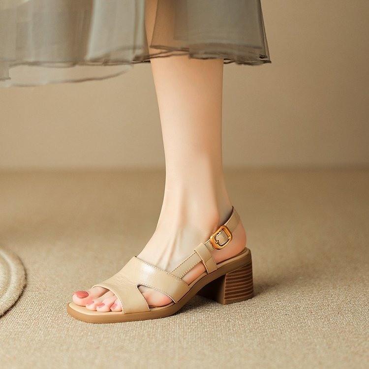 Женские летние сандалии с квадратным носком, открытым носком, повседневные, для работы, на толстом высоком каблуке 40 абрикосовый
Женские летние сандалии с квадратным носком, открытым носком, повседневные, для работы, на толстом высоком каблуке 40 абрикосовый