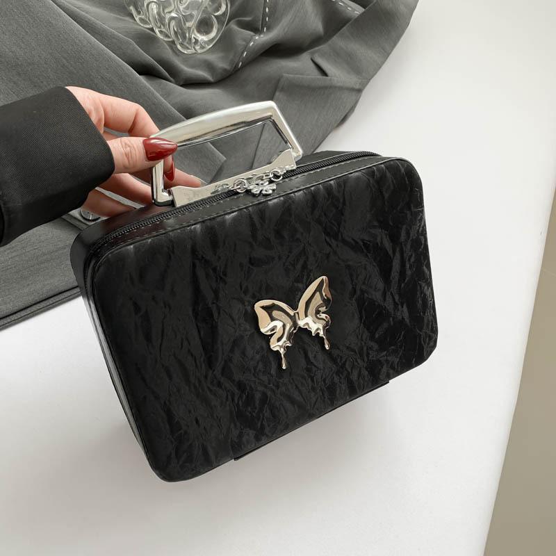 Нишевая красивая сумка женская новая маленькая квадратная сумка-коробка сумка ретро цепочка одно плечо сумка-мессенджер женская чёрный
Нишевая красивая сумка женская новая маленькая квадратная сумка-коробка сумка ретро цепочка одно плечо сумка-мессенджер женская чёрный