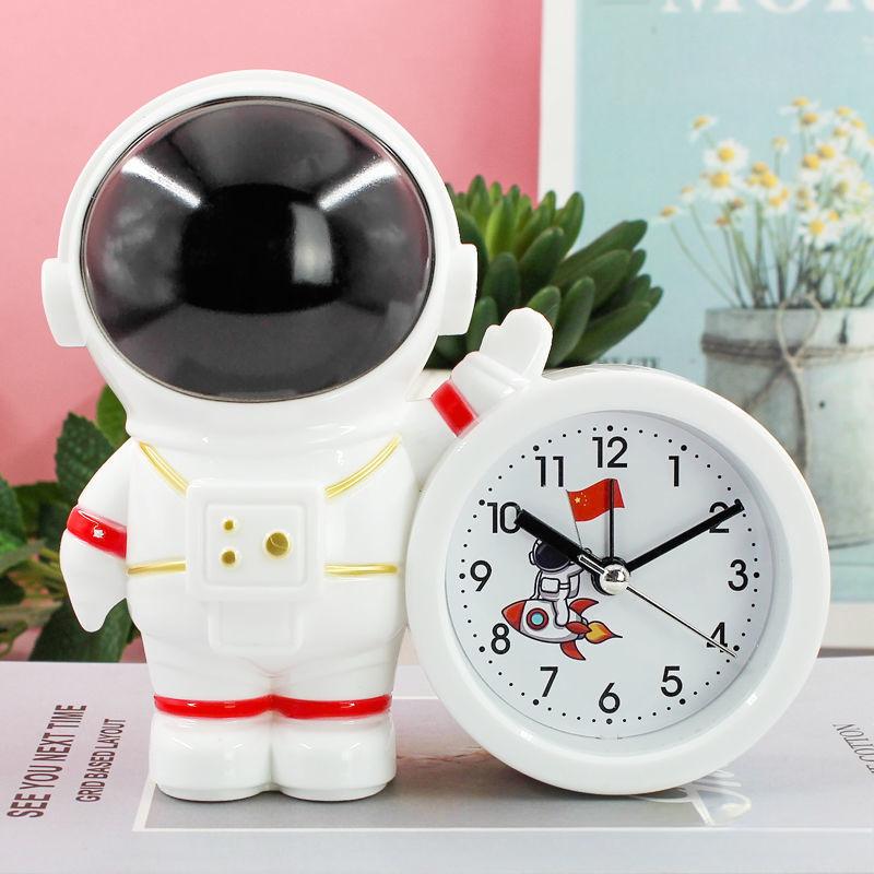 Student Alarm Clock Fashion New Children s Cartoon Creative Astronaut Bedside Watch Simple Desk Gift Small Ornaments
Student Alarm Clock Fashion New Children s Cartoon Creative Astronaut Bedside Watch Simple Desk Gift Small Ornaments
