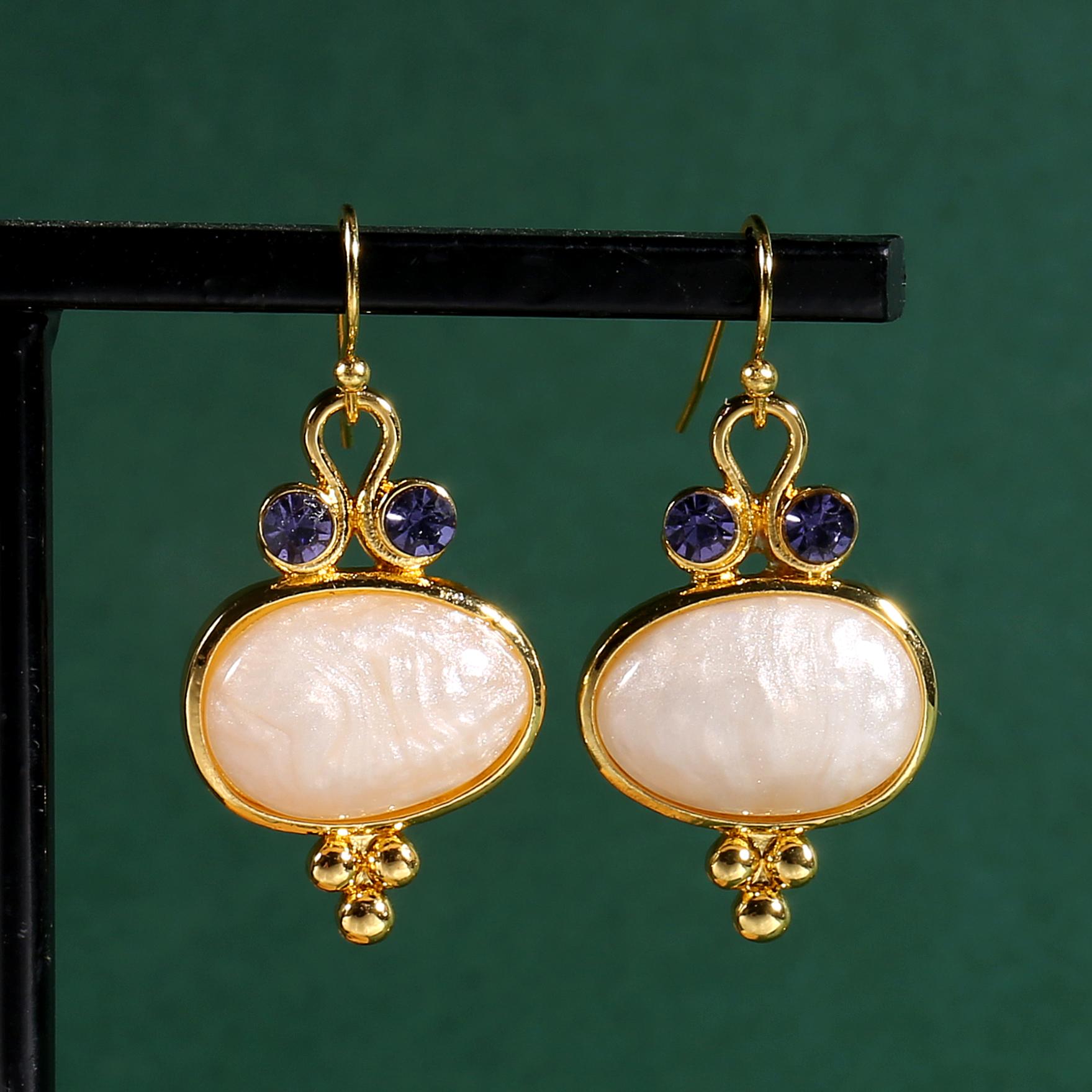Vintage Oval Inlaid White Stone Purple Synthetic Zirconia Dangle Earrings Women s Elegant Exquisite Pendant Jewelry Accessories WHITE
Vintage Oval Inlaid White Stone Purple Synthetic Zirconia Dangle Earrings Women s Elegant Exquisite Pendant Jewelry Accessories WHITE