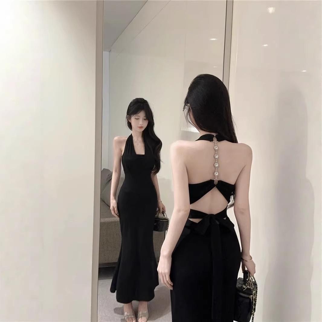 Black Spicy Girl Halter Sleeveless Waist-Cinching Summer Dress with Diamond Strap Details Small чёрный
Black Spicy Girl Halter Sleeveless Waist-Cinching Summer Dress with Diamond Strap Details Small чёрный