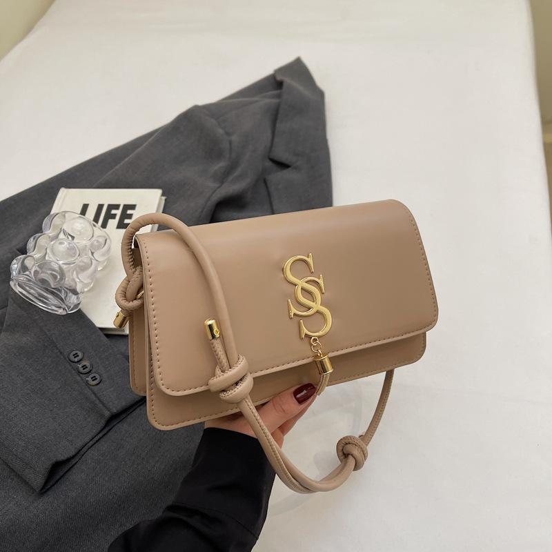 2025 spring new bag women s fashion trend casual niche simple foreign style small square bag shoulder messenger bag хаки
2025 spring new bag women s fashion trend casual niche simple foreign style small square bag shoulder messenger bag хаки