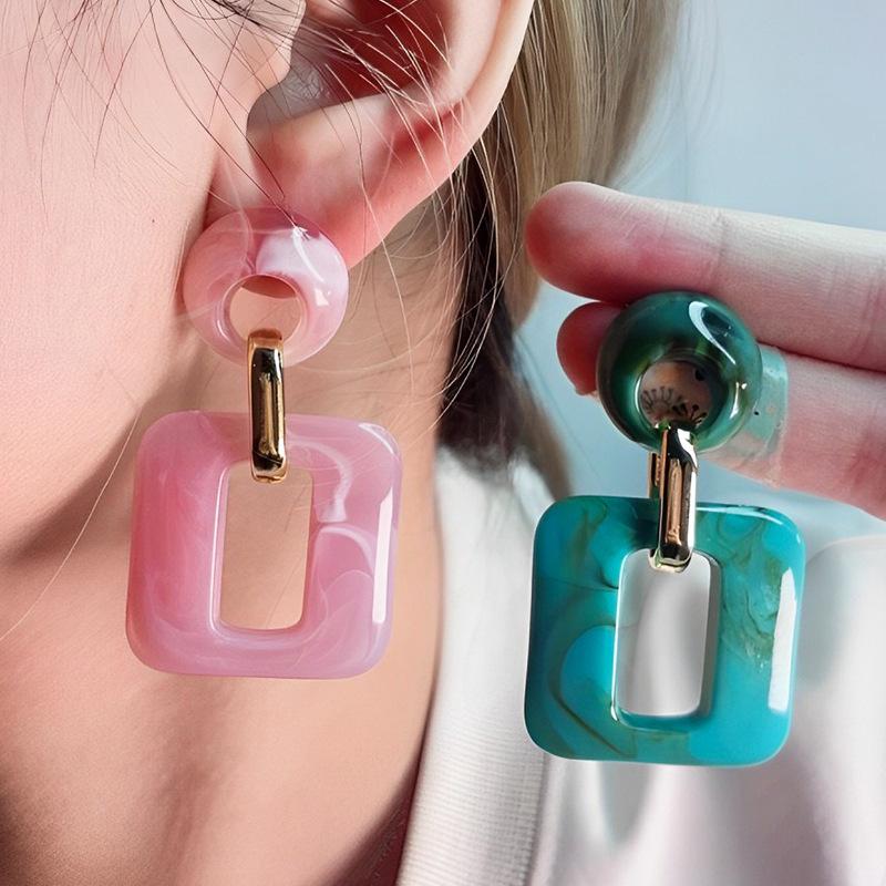 Европейские и американские текстурные геометрические квадратные серьги ретро модные серьги серьги для женщин коричневый
Европейские и американские текстурные геометрические квадратные серьги ретро модные серьги серьги для женщин коричневый