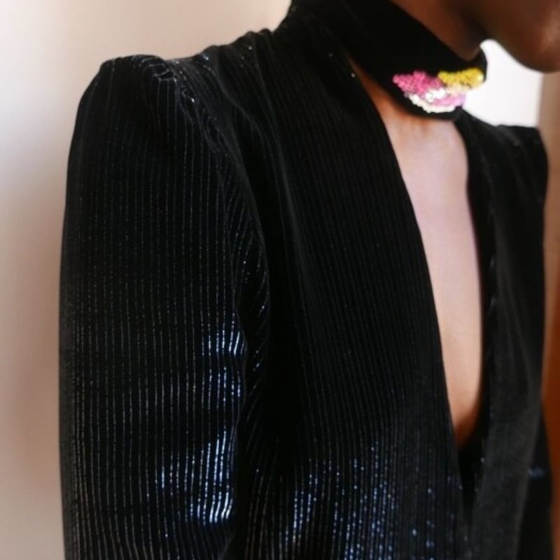 LYELL SEQUIN CLOUD SCARF IN VELVET FREE
LYELL SEQUIN CLOUD SCARF IN VELVET FREE