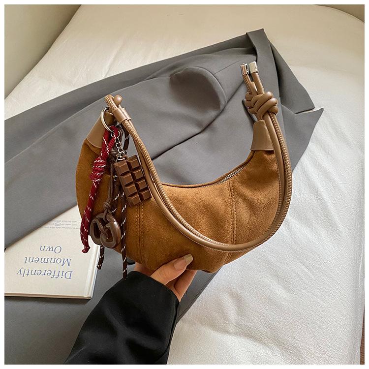 Осенняя ретро замшевая сумка женская простая универсальная сумка подмышку в иностранном стиле сумка-мессенджер сумка-круассан городская простая сумочка bare bag коричневый
Осенняя ретро замшевая сумка женская простая универсальная сумка подмышку в иностранном стиле сумка-мессенджер сумка-круассан городская простая сумочка bare bag коричневый