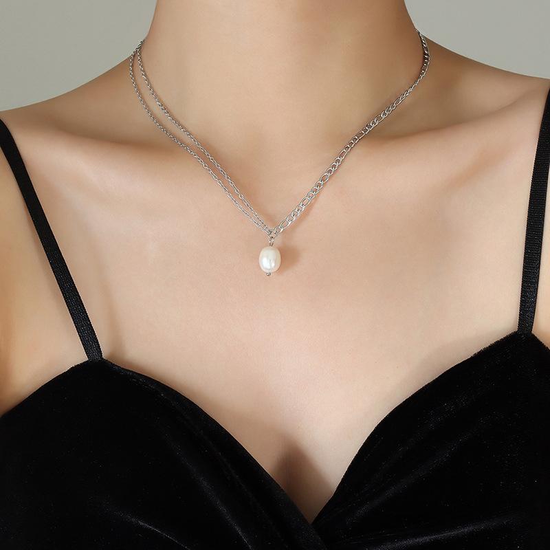 Baroque french freshwater pearl pendant necklace - titanium steel clavicle chain
Baroque french freshwater pearl pendant necklace - titanium steel clavicle chain