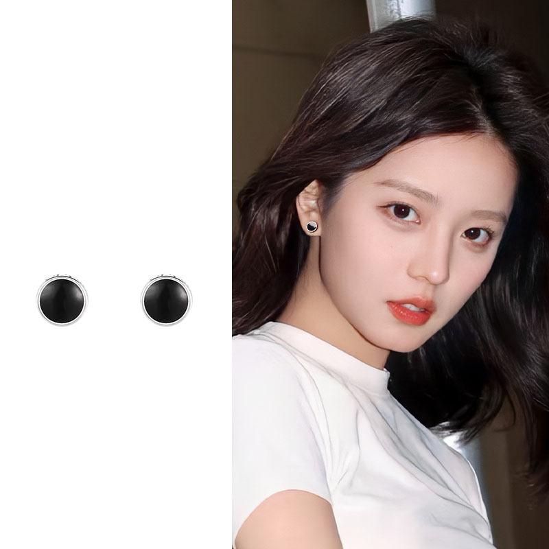 Simple Black Stud Earrings Female Niche Design Temperament Cold Wind New Unique Earrings
Simple Black Stud Earrings Female Niche Design Temperament Cold Wind New Unique Earrings