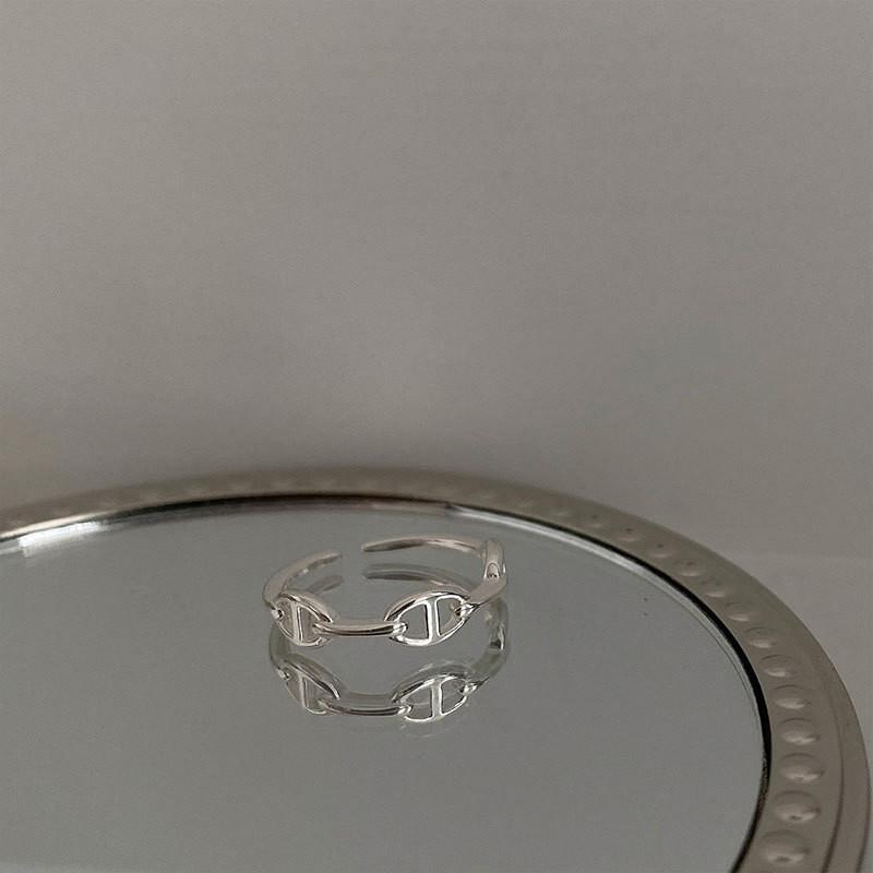 Adjustable Korean Elegant Style 2021 Pig Nose Chain Ring In 925 Silver
Adjustable Korean Elegant Style 2021 Pig Nose Chain Ring In 925 Silver