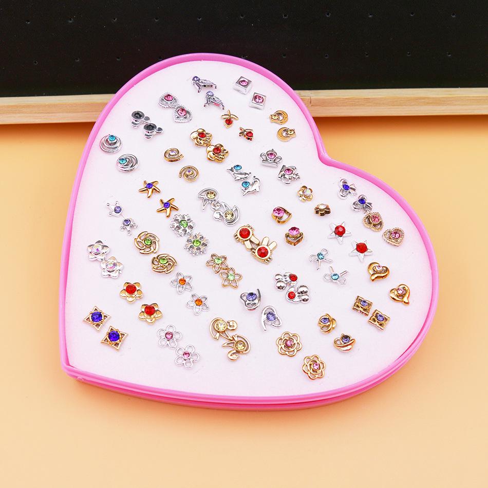 36 Pairs Pink Heart Gift Box Set: Mixed Style Rhinestone Stud Earrings Random Mixed Styles, May Differ from Image
36 Pairs Pink Heart Gift Box Set: Mixed Style Rhinestone Stud Earrings Random Mixed Styles, May Differ from Image