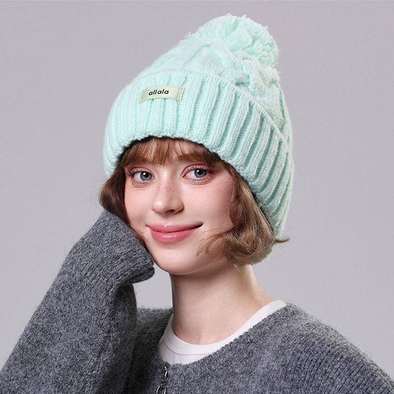 Knitted Hat Women s Retro Fur Ball Wool Hat Pullover Warm Hat зелений
Knitted Hat Women s Retro Fur Ball Wool Hat Pullover Warm Hat зелений