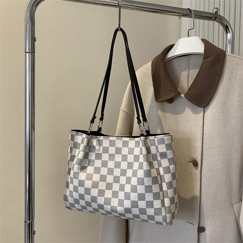 Весенняя сумка через плечо большой емкости, новая стильная сумка-тоут в шахматную клетку, оптовая продажа, женская сумка через плечо на одно плечо