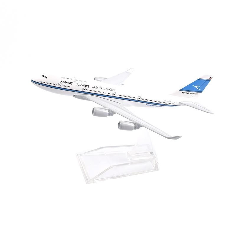 1/400 Scale 16cm Kuwait Airways Boeing B747 Airplane Model Airplane Diecast Metal Planes синий/белый
1/400 Scale 16cm Kuwait Airways Boeing B747 Airplane Model Airplane Diecast Metal Planes синий/белый