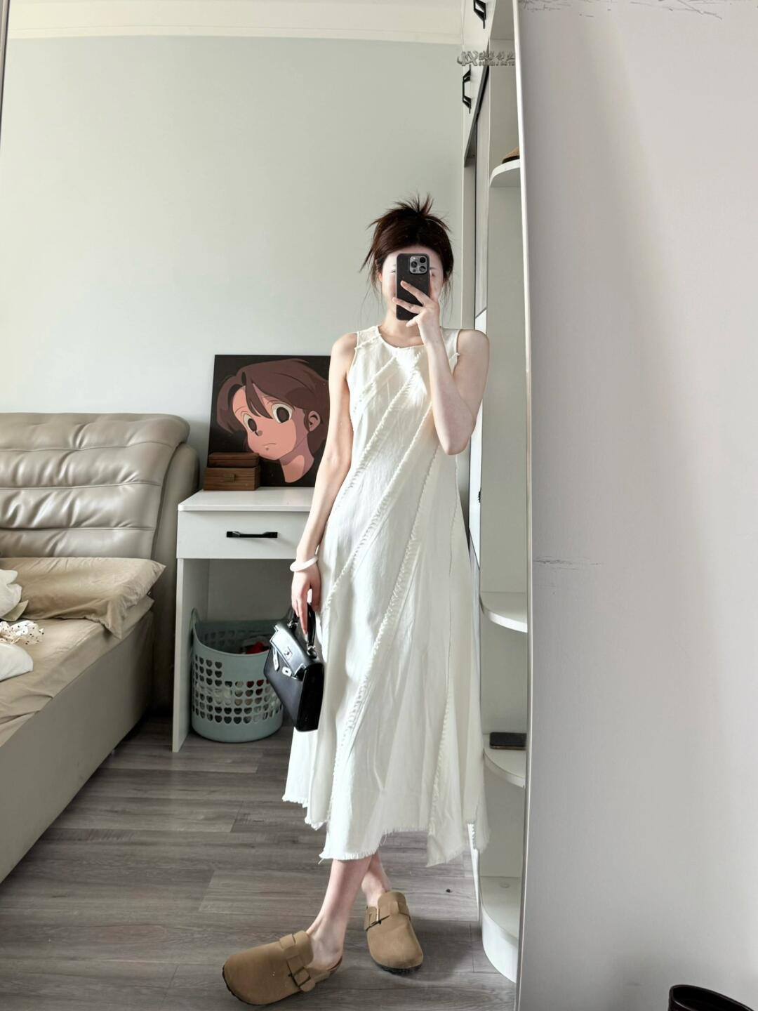 Женское летнее белое платье без рукавов, нерегулярной длины миди, 2025 S белый
Женское летнее белое платье без рукавов, нерегулярной длины миди, 2025 S белый