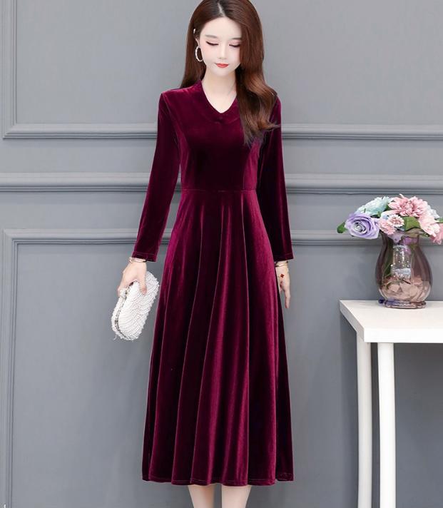 Зимнее платье из золотого бархата с V-образным вырезом в западном стиле для женщин M винный
Зимнее платье из золотого бархата с V-образным вырезом в западном стиле для женщин M винный