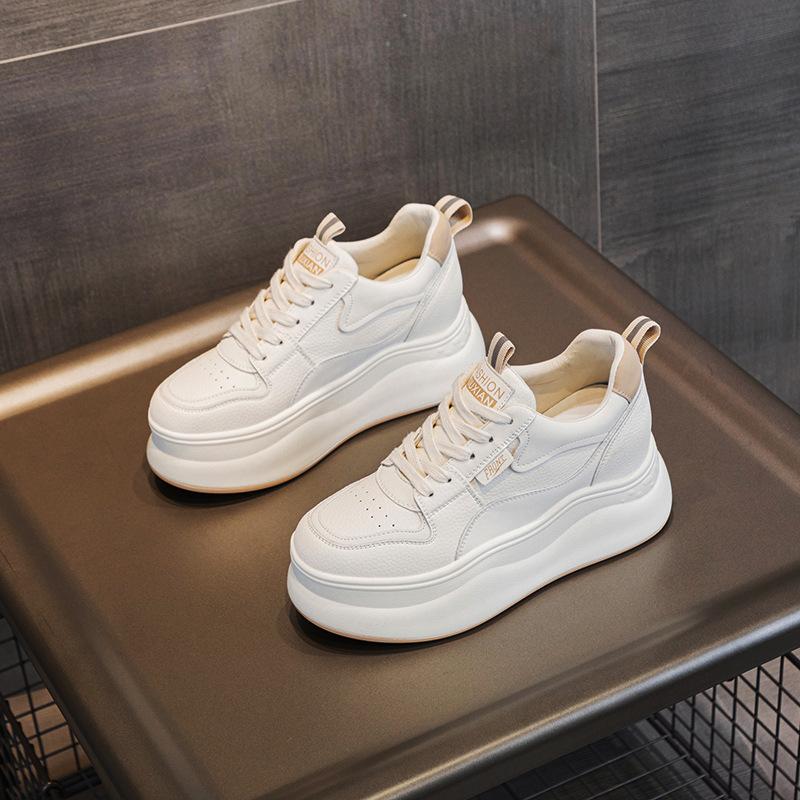 Весенне-осенняя женская обувь Four Seasons. Новая повседневная обувь на танкетке и платформе с толстой подошвой, увеличивающая рост. Маленькие белые туфли на флисовой подкладке. 
Весенне-осенняя женская обувь Four Seasons. Новая повседневная обувь на танкетке и платформе с толстой подошвой, увеличивающая рост. Маленькие белые туфли на флисовой подкладке.