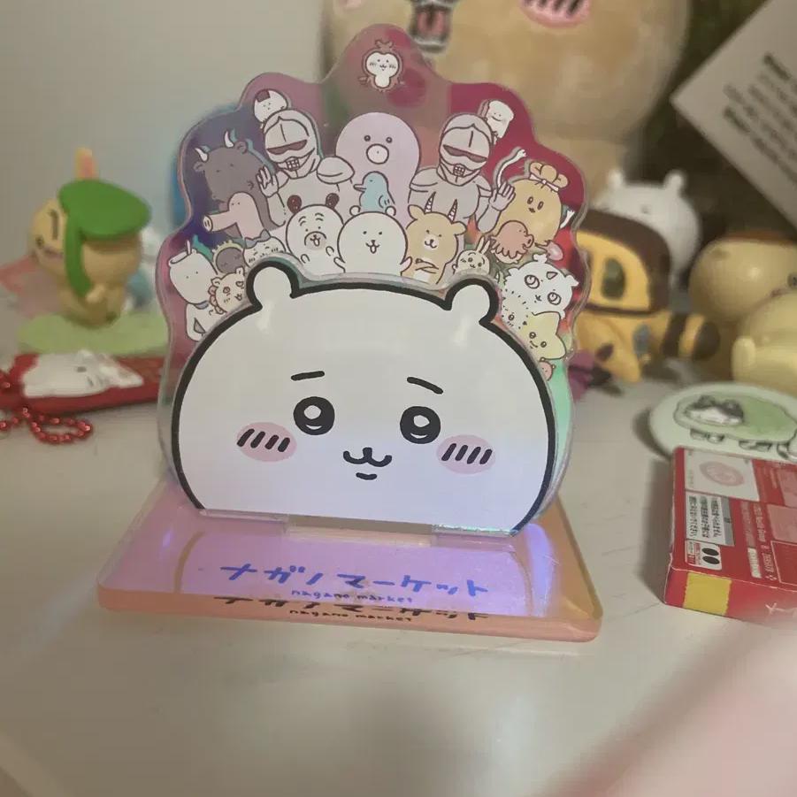 Chiikawa Joking Bear Большой набор голограмма акриловая подставка с задней частью
Chiikawa Joking Bear Большой набор голограмма акриловая подставка с задней частью