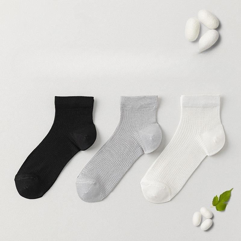 Female Spring and Summer Thin Pure Color Boneless Mesh Breathable Deodorant Leisure Tube Socks 1 pair сірий колір
Female Spring and Summer Thin Pure Color Boneless Mesh Breathable Deodorant Leisure Tube Socks 1 pair сірий колір