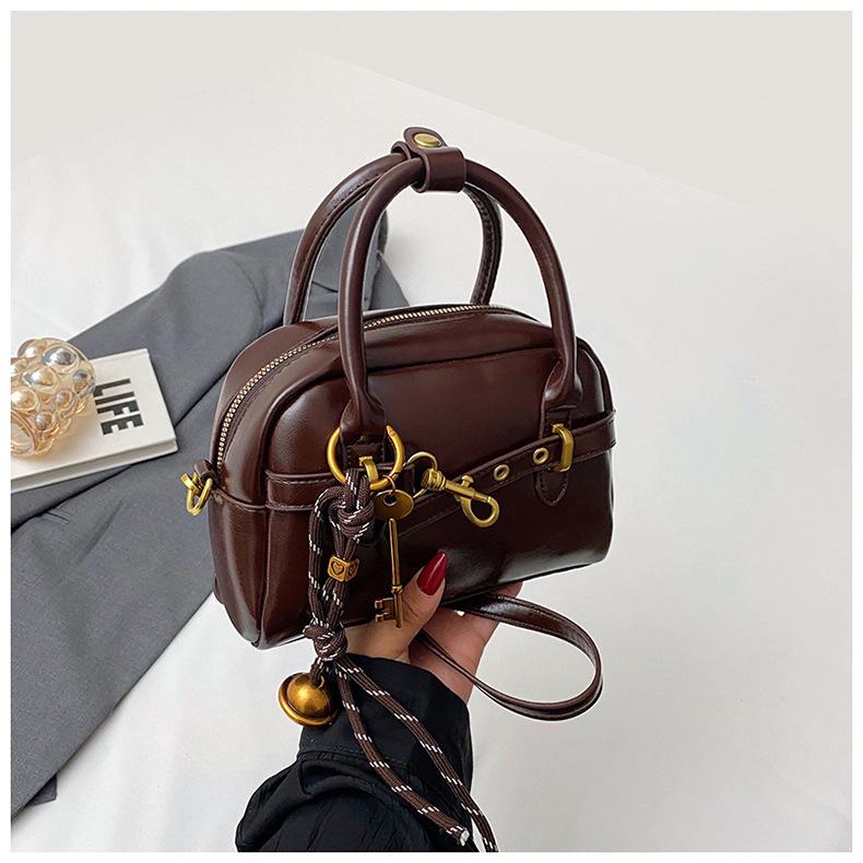 Повседневная модная наплечная сумка-мессенджер 2025 новый нишевый дизайн текстурный тренд корейская универсальная сумочка
Повседневная модная наплечная сумка-мессенджер 2025 новый нишевый дизайн текстурный тренд корейская универсальная сумочка