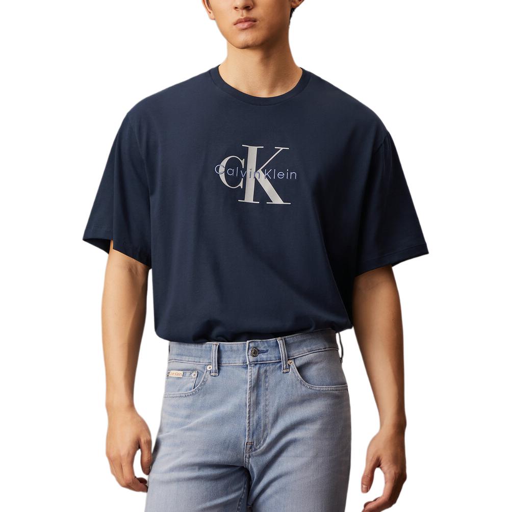 Calvin Klein Minimalist Comfortable Versatile Letter Round Neck Short Sleeve T-Shirt Men Tops Deep-Sapphire 4RB862G-CEF L
Calvin Klein Minimalist Comfortable Versatile Letter Round Neck Short Sleeve T-Shirt Men Tops Deep-Sapphire 4RB862G-CEF L