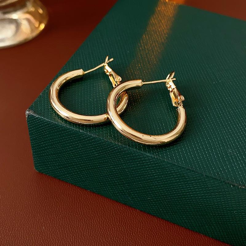 Винтажные круглые серьги-каффы с цирконом - Роскошные серьги в придворном стиле для женщин
Винтажные круглые серьги-каффы с цирконом - Роскошные серьги в придворном стиле для женщин