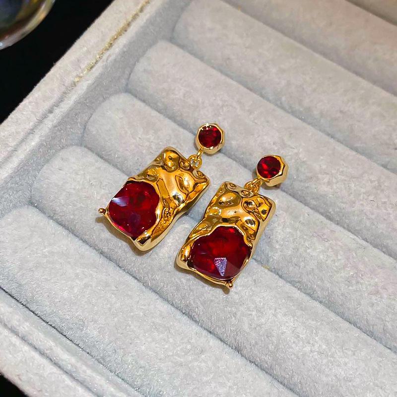 Гальванизированные золотые серебряные игольчатые квадратные циркониевые серьги для женщин - Роскошные модные ювелирные изделия Silver Needle with Real Gold Electroplating красный
Гальванизированные золотые серебряные игольчатые квадратные циркониевые серьги для женщин - Роскошные модные ювелирные изделия Silver Needle with Real Gold Electroplating красный