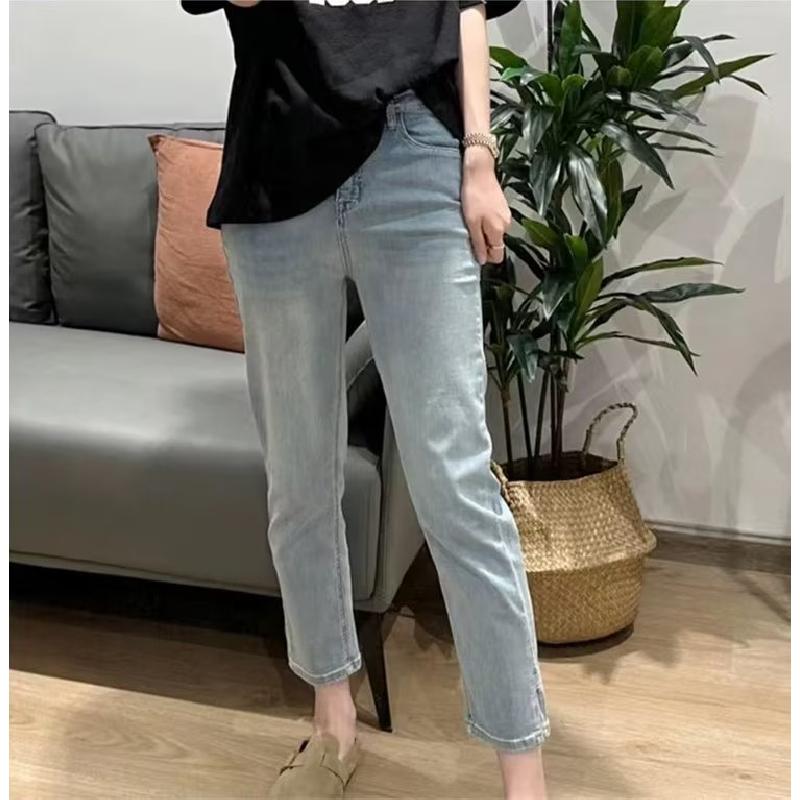 New style ice silk stretch jeans for women, summer high-waisted slimming casual plus-size cropped pants 5XL світло-синій колір
New style ice silk stretch jeans for women, summer high-waisted slimming casual plus-size cropped pants 5XL світло-синій колір