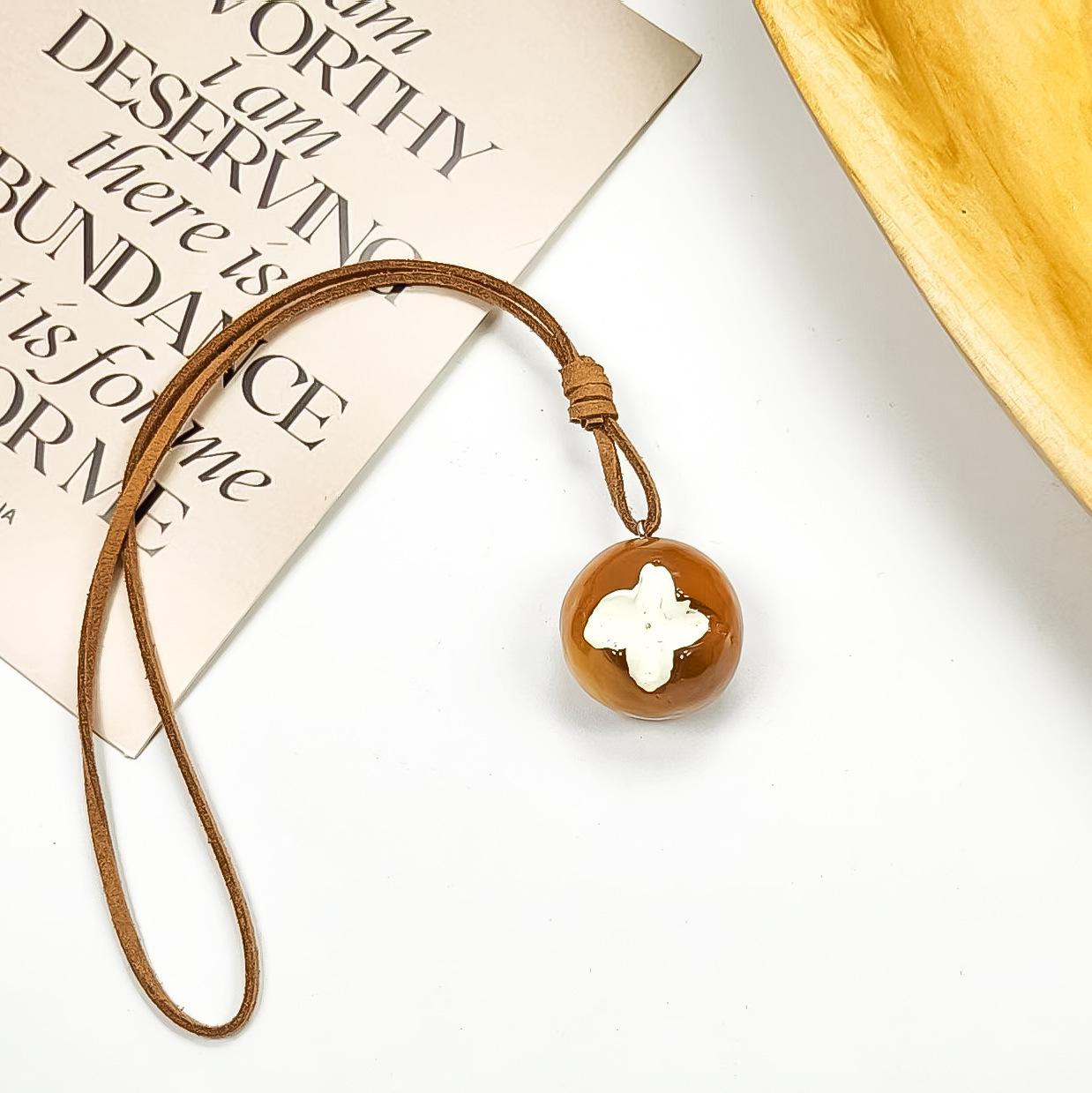Handmade bread alkaline water knot croissant pendant necklace female niche design sweater chain unique personalized accessories
Handmade bread alkaline water knot croissant pendant necklace female niche design sweater chain unique personalized accessories