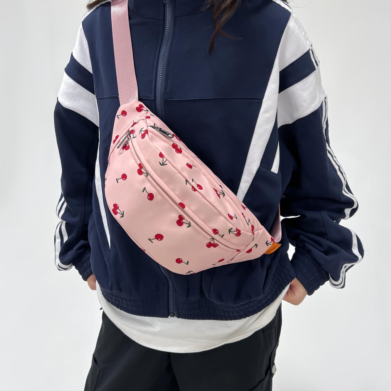 Casual Nylon Female Waist Bag Korean Women Sweet Print Chest Bag Ladies Shoulder Bag Multi Pocket Fanny Pack Travel Crosbody Bag
Casual Nylon Female Waist Bag Korean Women Sweet Print Chest Bag Ladies Shoulder Bag Multi Pocket Fanny Pack Travel Crosbody Bag