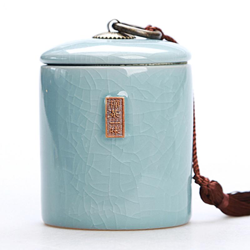 Household Tea Box Ceramic Pot Storage Sealed Pot Coffee Storage Pot Living Room Coffee Table Decoration Kitchen Grain Dispenser
Household Tea Box Ceramic Pot Storage Sealed Pot Coffee Storage Pot Living Room Coffee Table Decoration Kitchen Grain Dispenser